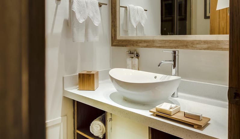 Waves Hotel & Spa by Elegant Hotels - Ocean Front Split Level Room bathroom